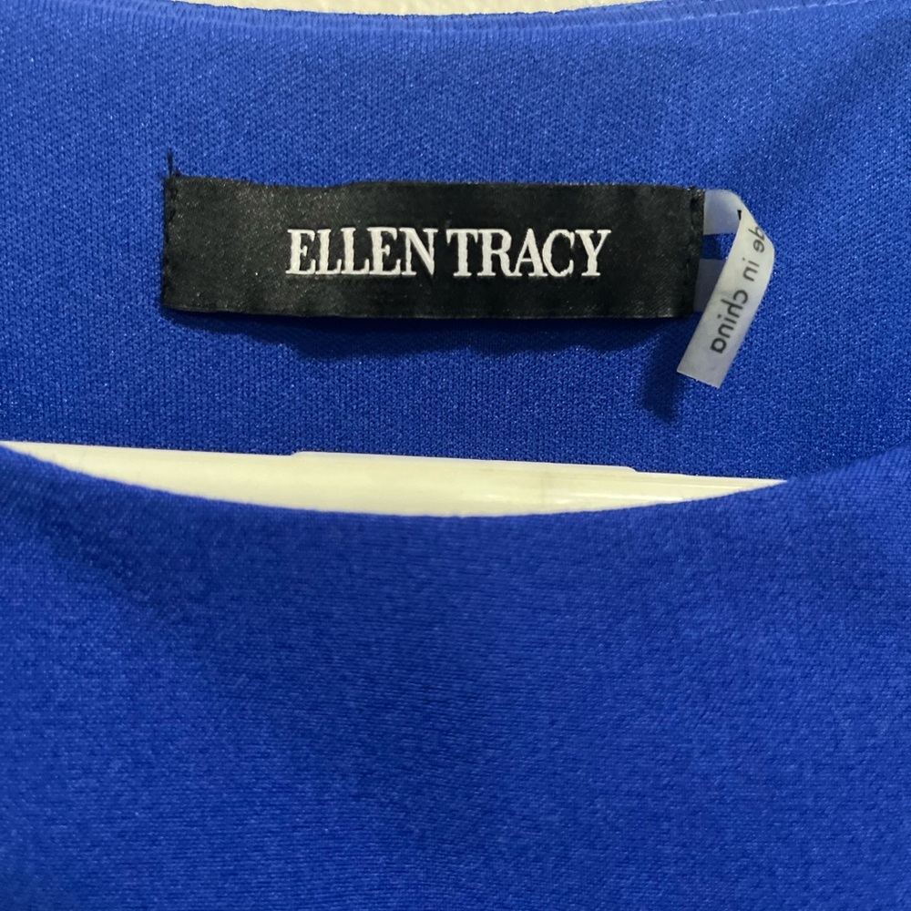 Ellen Tracy Vibrant Blue Dress with front zipper and size pockets